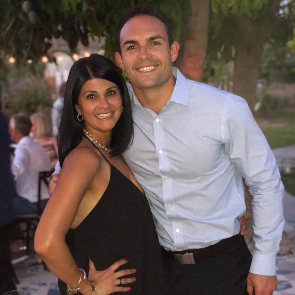 Meet your Posher, Parisa